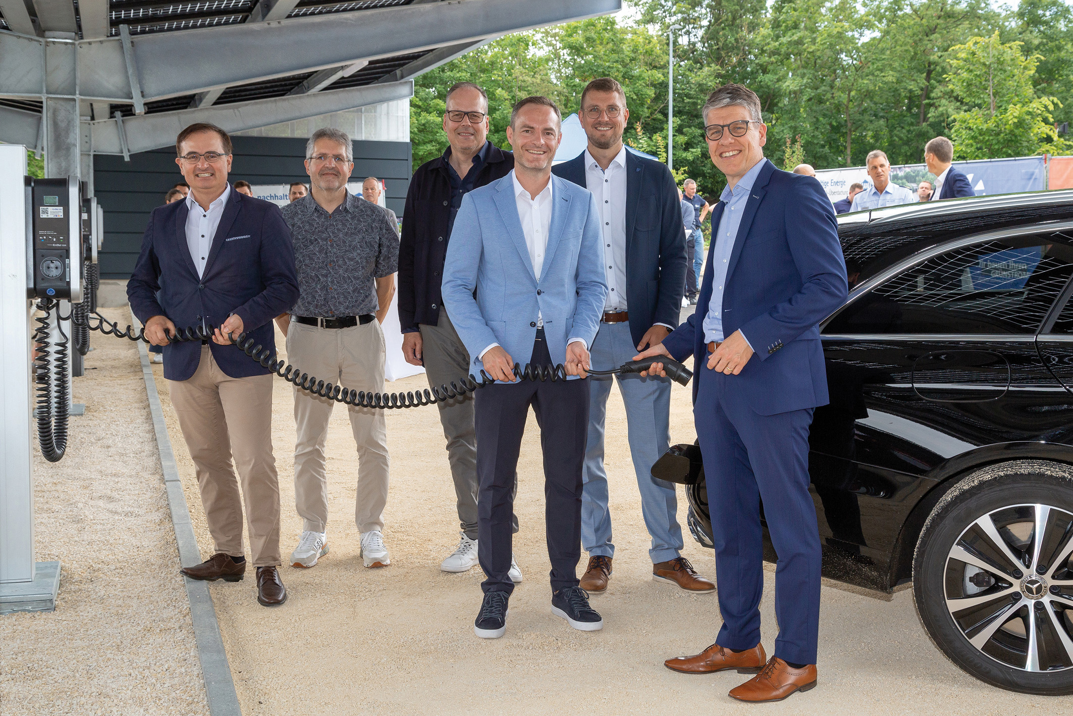 Carport-Photovoltaikanlage in Betrieb genommen