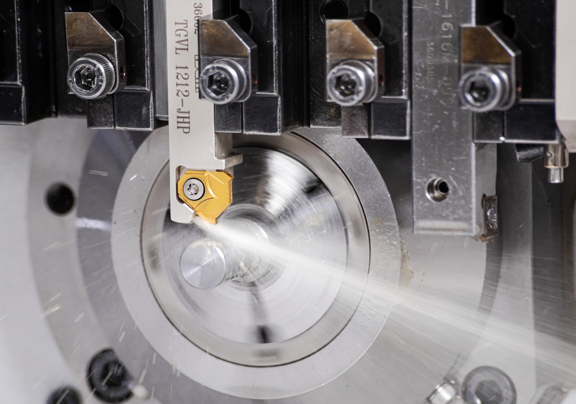 Schmale, effiziente Stechschneide