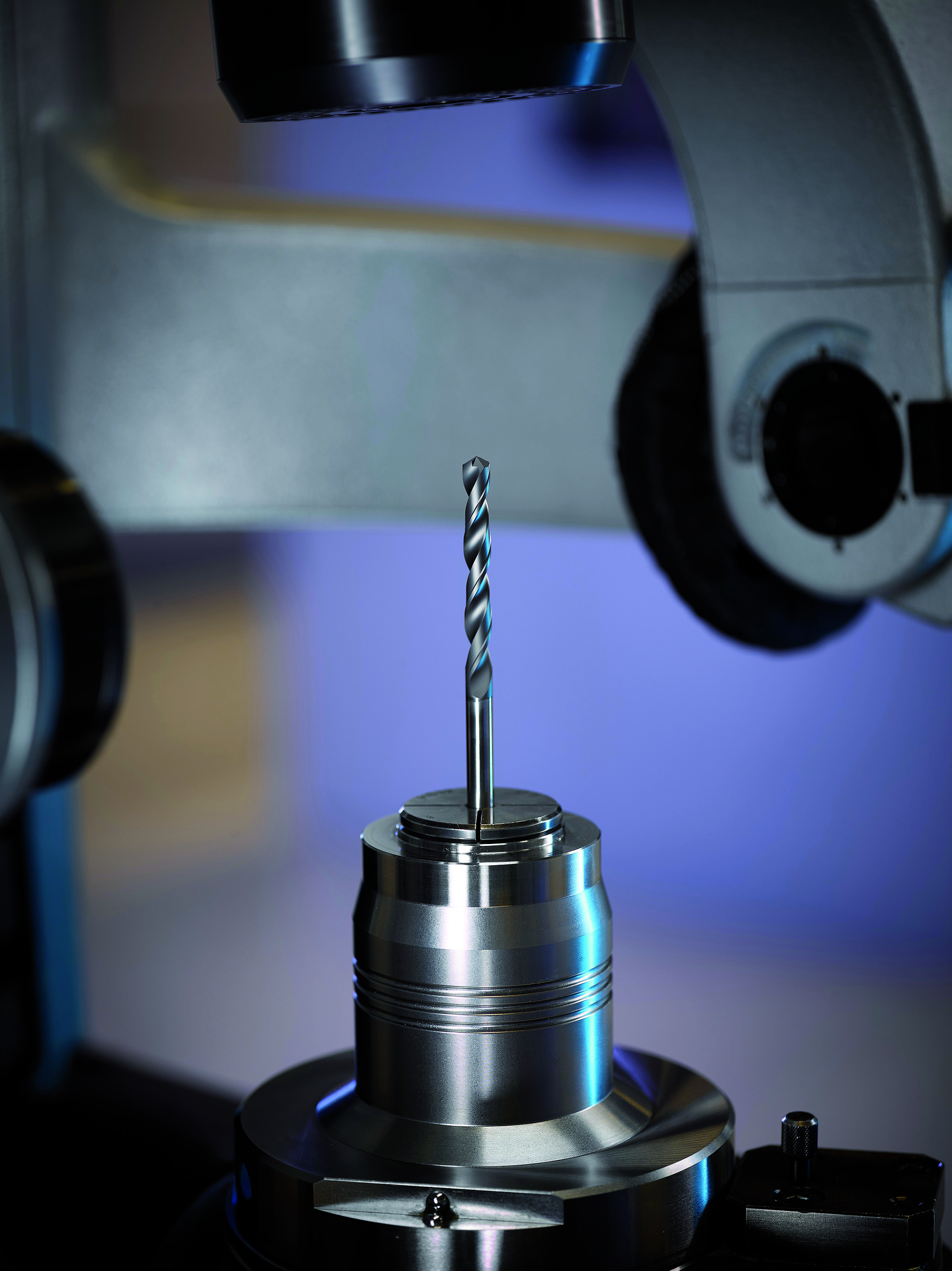 Standzeit im Steigflug beim Bohren im CFK-Alu-Stack