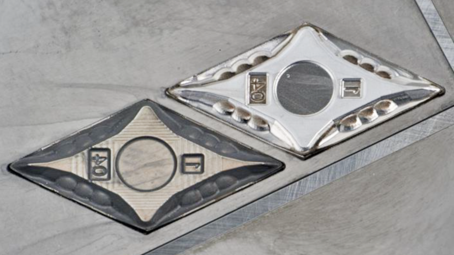 UKP-Laser strukturiert und poliert Hartstoffbauteile in einer Aufspannung